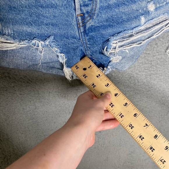 Levis 501 womens BIG E high waisted jean denim shorts distressed button fly 26 - Picture 9 of 11